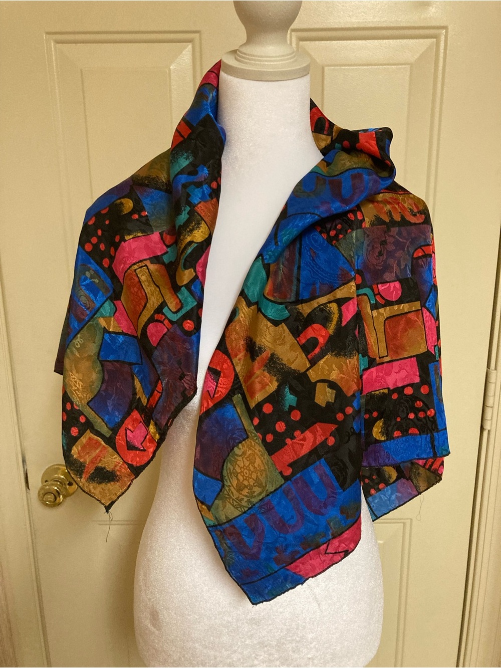Vintage Abstract Bold Print Scarf for a Lady